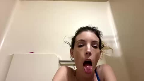 ivy_rose90 online show from October 13, 2:24 am