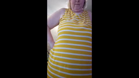 ivyjane3522 online show from April 4, 5:42 pm