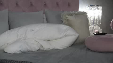  Ivy  online show from October 9, 8:09 am