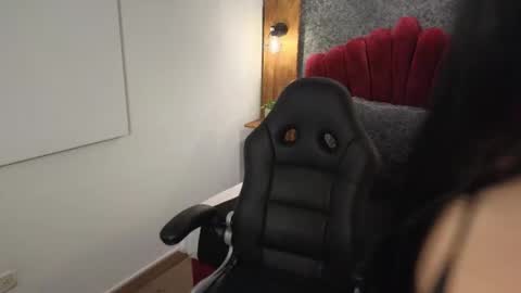 ivyrush09 online show from October 12, 3:54 am