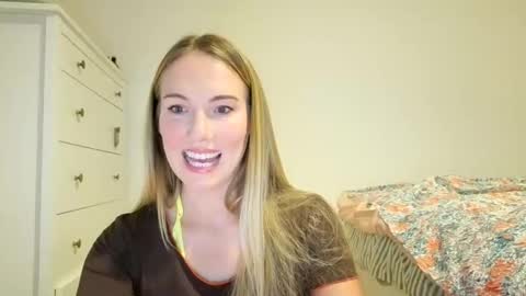 ivyyy1995 online show from October 28, 5:03 pm