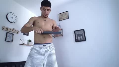 izaack online show from March 11, 3:34 pm