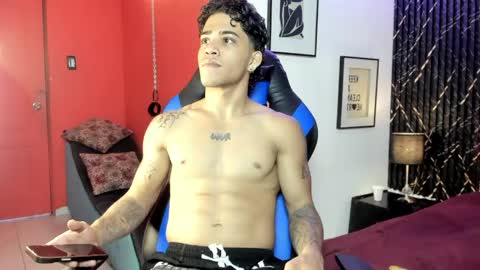 izaack online show from April 24, 12:40 pm