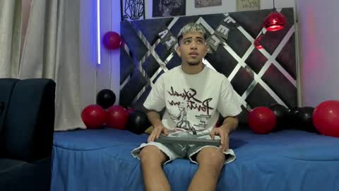 izaack online show from February 15, 12:54 pm