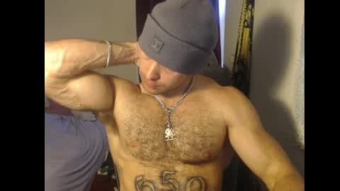 izak144 online show from May 18, 2:10 am