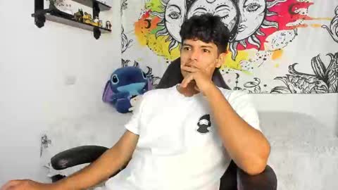 Snapshot of izan_jensen chatting on September 27, 2:09 am Izan online show from September 27, 2:09 am