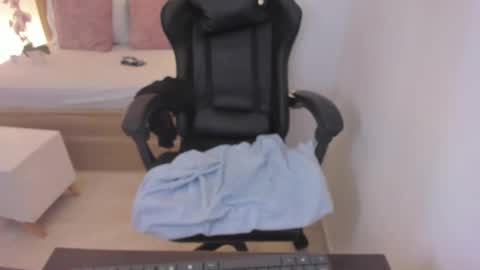 Iza online show from February 8, 8:42 am