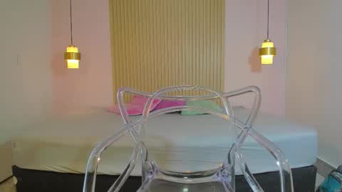 izelevans online show from February 16, 12:14 pm