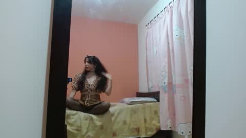 Izzyy online show from November 17, 8:55 pm