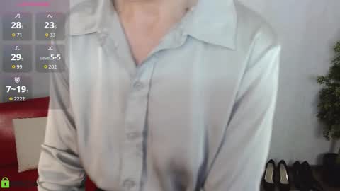 Queen of nylon  Victoria online show from September 17, 5:22 am