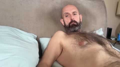 izzysboytoy1 online show from March 9, 11:15 am