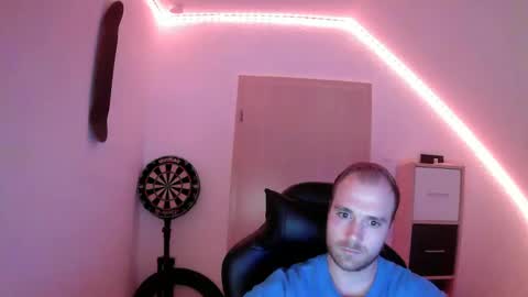 here4y online show from December 5, 9:33 pm