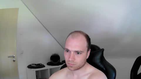 here4y online show from May 9, 9:59 am