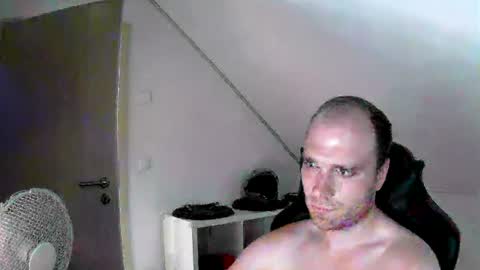 here4y online show from June 27, 12:33 pm