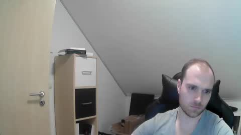 here4y online show from February 6, 2:58 pm