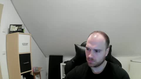 here4y online show from December 11, 8:36 am