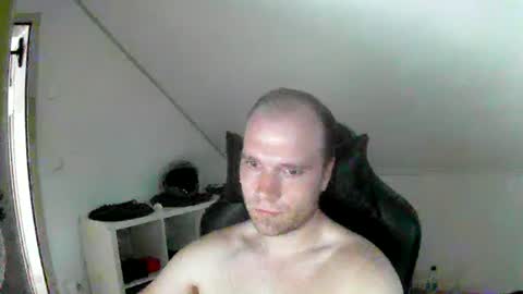 here4y online show from June 26, 7:58 am