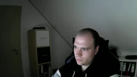 here4y online show from November 28, 10:00 am