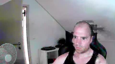 here4y online show from June 29, 10:26 am