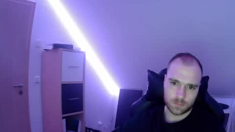 here4y online show from January 19, 7:04 pm