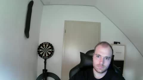 here4y online show from December 3, 9:39 am