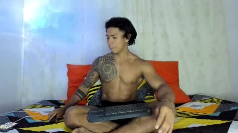 Snapshot of j_musiry chatting on March 3, 5:09 am i am juan musiry independent model online show from March 3, 5:09 am