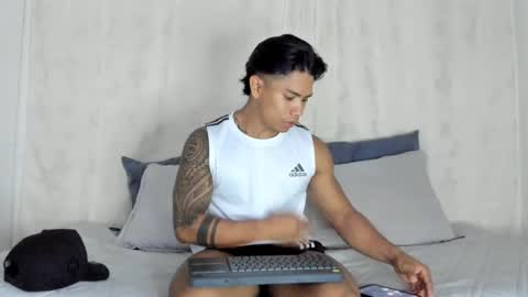 Snapshot of j_musiry chatting on February 5, 8:11 am i am juan musiry independent model online show from February 5, 8:11 am