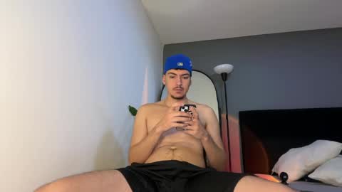 INDEPENDENT MODEL online show from April 14, 9:12 am