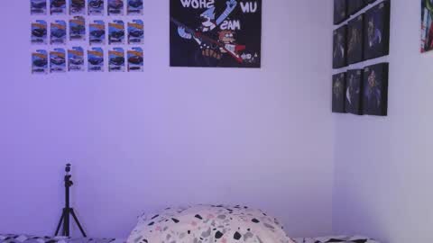 J online show from February 12, 8:51 am