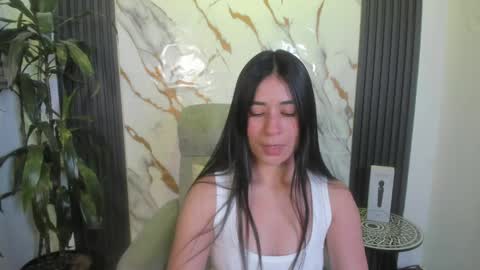 jackiie_ online show from June 5, 12:10 pm