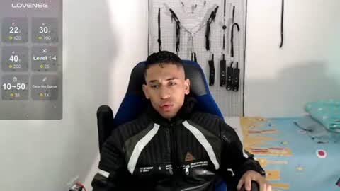 Snapshot of jacob_wolf_xxx chatting on September 20, 6:27 am jacob online show from September 20, 6:27 am