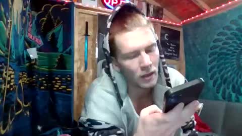 jacobsinthehood online show from December 16, 5:41 pm