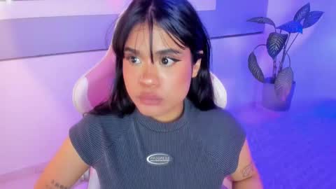 Jade online show from February 25, 9:42 am