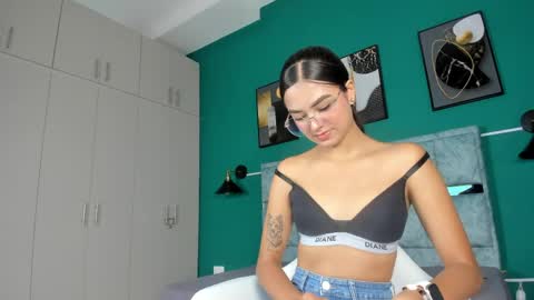 jade_lovv online show from April 30, 8:03 pm