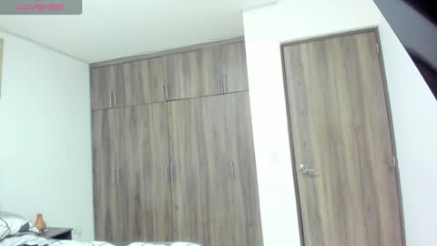 Jade smile online show from December 4, 4:17 pm