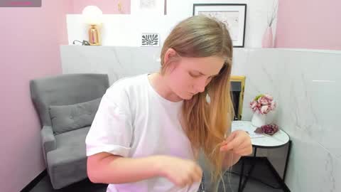 Snapshot of jade_soft chatting on January 8, 11:52 pm Jade online show from January 8, 11:52 pm