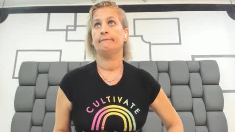 Jade  online show from October 9, 12:10 pm