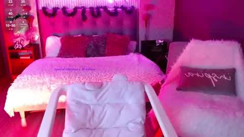 JADE online show from October 12, 8:43 pm