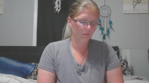 JadeLuv online show from September 18, 12:47 am