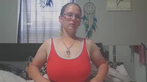 JadeLuv online show from April 11, 4:33 pm