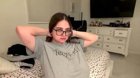 jademonroe0522 online show from December 3, 10:38 am