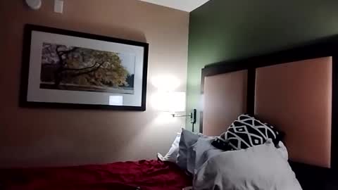 Jamie Rose Queenschild ever... online show from February 6, 9:46 am