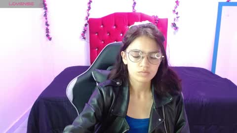 jaide412638 online show from June 4, 9:43 pm