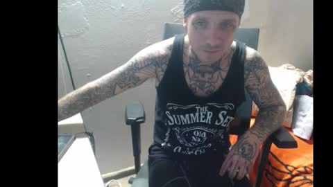 showingitoff online show from October 22, 4:04 am