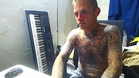 showingitoff online show from September 25, 6:09 am