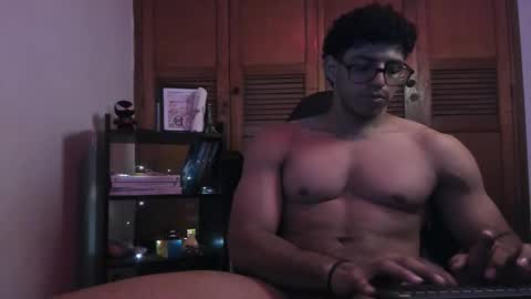 Snapshot of jake_hill1 chatting on September 26, 5:15 am jake_hill1 online show from September 26, 5:15 am