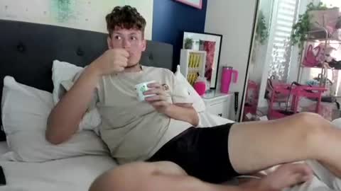 jake_jackson1 online show from July 19, 7:38 pm