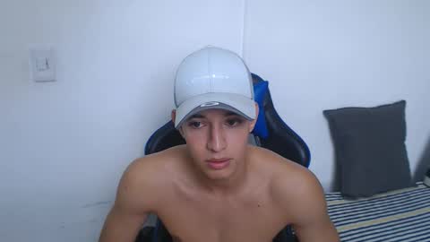 Hi guys im new 3 online show from February 18, 6:08 pm