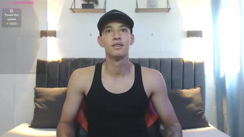 Snapshot of jake_shadow14 chatting on September 23, 6:47 pm Hi guys im new 3 online show from September 23, 6:47 pm