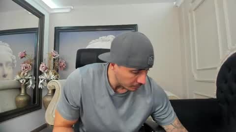 Snapshot of jakestone_1 chatting on October 17, 2:04 am jakestone_1 online show from October 17, 2:04 am